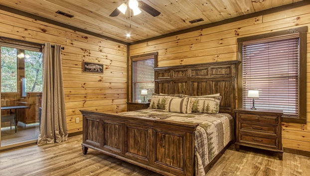 Ern823 - Eagle Falls - Great Location With Private Heated Indoor Pool! Close To Town! 3 Bedroom Cabin by RedAwning - Foto 2, Habitación