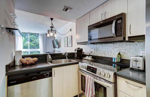 Cute 1 bedroom unit located in Condo Hotel in the heart of Coconut Grove Free Parking - Foto 13