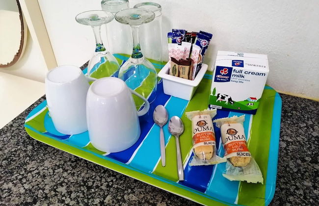 Boathouse Bed and Biscuit - Cabin - Photo 3