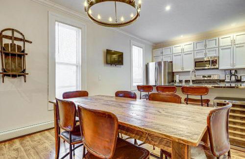 Stay and Play in Ellicottville Village! Home with Deck - Foto 10