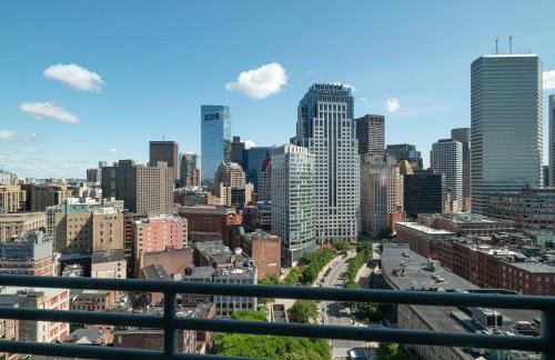 Upscale Penthouse with Gym Parking near MGH TUFTS - Photo 17