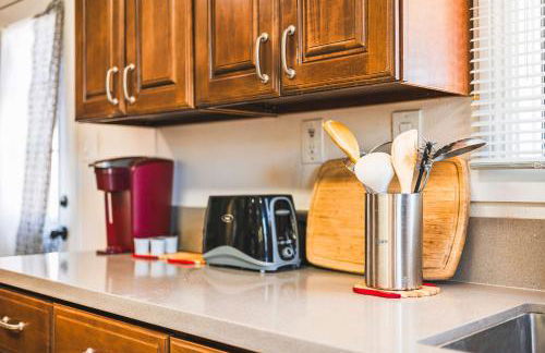 Spacious Retreat w Large Kitchen & Outdoor Patio - Photo 90