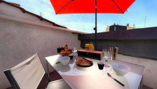 Charme urbain sous les toits-Terrasse/Clim/Parking - Foto 3