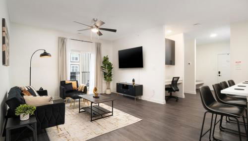 Sunrise Glow Spacious 2BR 2BA 2 King Beds Gym WFH - Foto 4