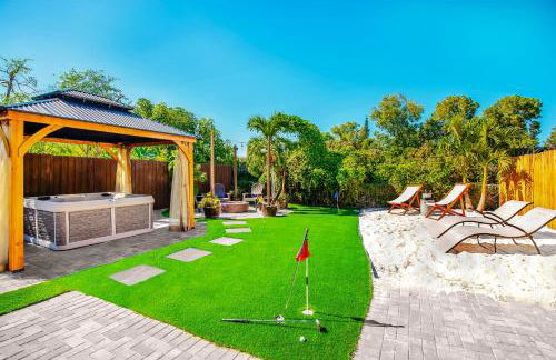 Coastal Farmhouse with mini Golf, Private Beach &Spa - Photo 1