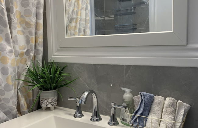 The Horseshoe Falls Villa- 6BR Free Parking, Minutes From Falls & Casino - Foto 20