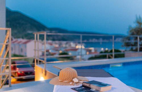 Seaside Elegance Suites - Photo 11