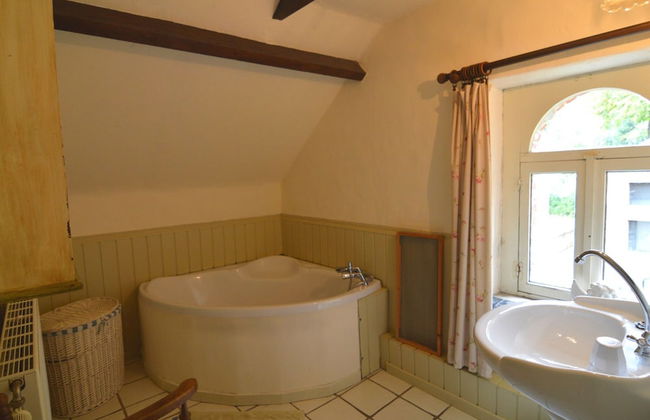 Quaint Holiday Home in Bievre in the Forest - Foto 27