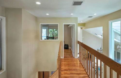 Beach Paradise Getaway - 200ft from Beach! - Foto 12