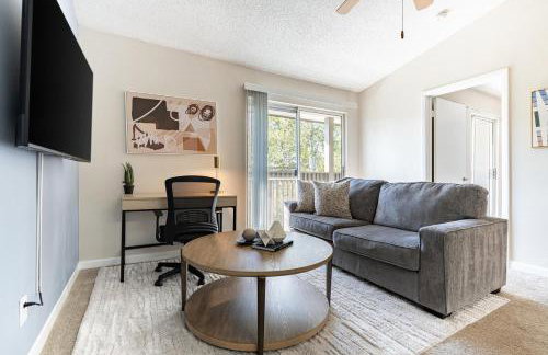 Landing Stunning 2BD Tennis Court Gym - Photo 31