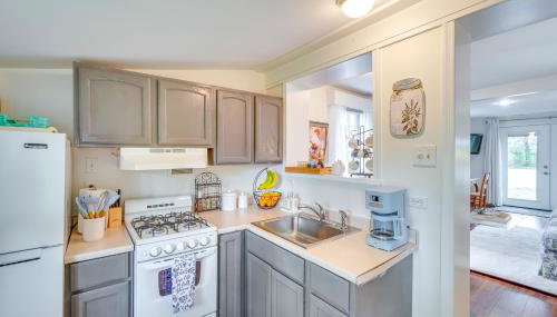 Hike, Sip and Explore Charming Waterford Cottage! - Foto 2