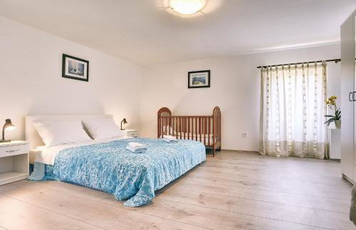 Apartment With Modern Decor and Spacious Garden, 3 km From the Beach - Foto 4