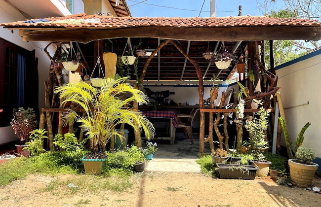 100 Steps To Beach Surf Home - Photo 1