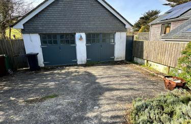 Little Tretheene - Photo 16