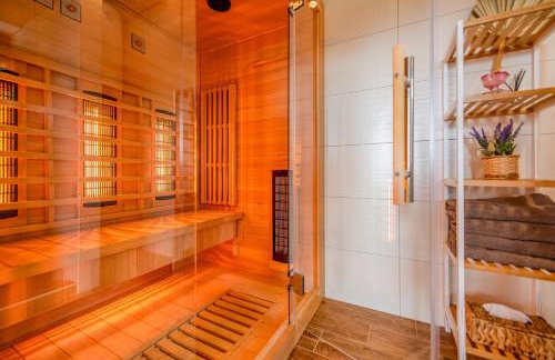 Luxury Family Lodge - Pool, Spa & Tennis Paradise - Photo 16