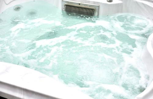 Waters Edge Lodge with Hot Tub - Foto 37