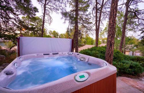 PRIVATE HOME Walk to Downtown CHERRY BLOSSOM COTTAGE Hot Tub SLEEPS UP TO 6 GUESTS - Foto 11