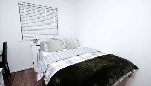 Cozy Place in Salford, Sleeps 8, 4 Bedroom, 5 Beds - Foto 3