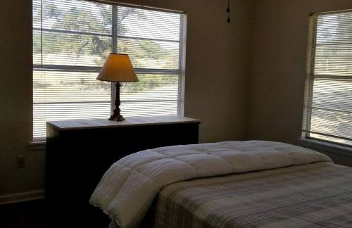 Lakefront Texas Hill Country Rental near Bandera, TX - Foto 5