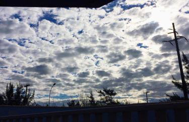 Casa Banho de Mar à 1 quadra da praia com Piscina, Wi-Fi e Ar condicionado - Foto 7