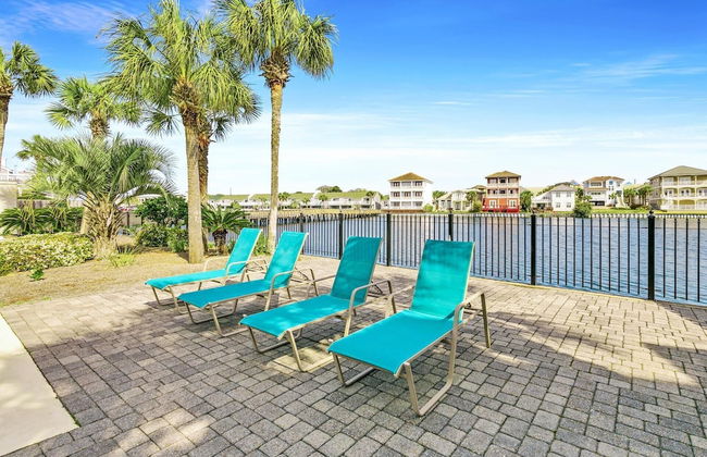 The Spyglass a 5 bed 3 bath house that sleeps 14 and just 67 steps from the beach - Foto 97