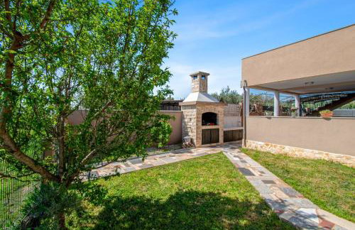 Holiday Home Enard with Jacuzzi by Istrabook - Foto 25