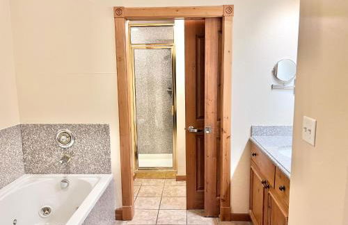 Family Friendly King Villa with Kitchen Near Ski Resorts - 1049 - Foto 13