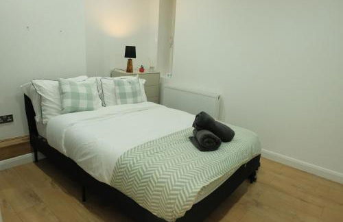 Amanah Properties - Stylish Retreat for Friends & Families Zone 1 Sleeps 5 - Foto 24