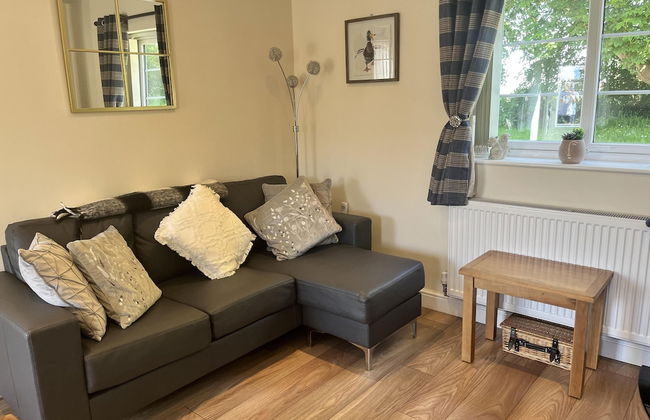 One Bedroom Barn With Free Parking - Photo 7