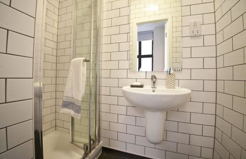 For Students Only - Algernon Firth in Leeds - Foto 8