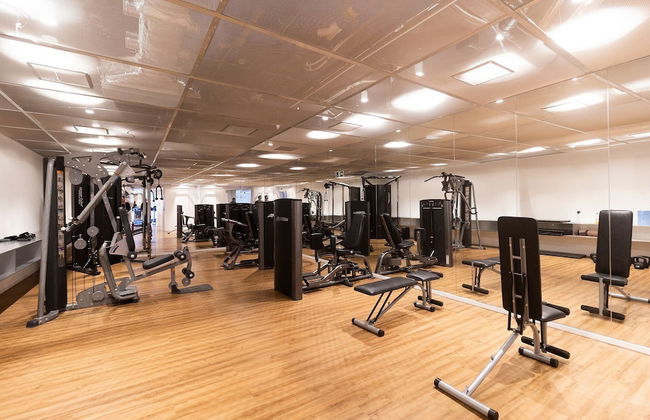 Apartamento moderno com piscina e AC - Foto 16