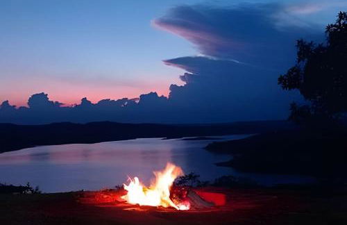 Chalé Mirante, piscina, cachoeira, lago e vista espetacular em Alexânia Goiás - Foto 27