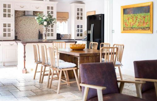 Stunning 4-Bedroom Country House with Hot Tub & Sauna near Loch Lomond - Foto 5