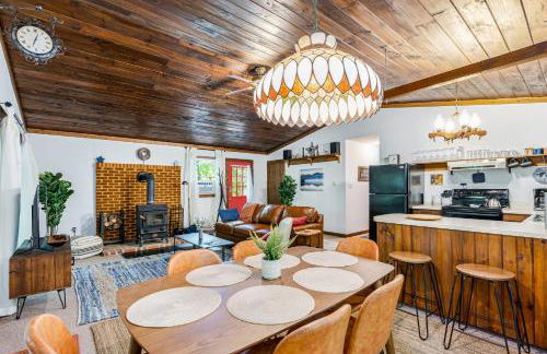 Tucked Away w Hot Tub, Fire Pit, Deck, & WiFi - Photo 7