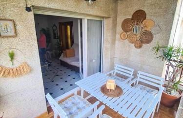 Nice beachside 2-BD apt near Barcelona - Foto 9