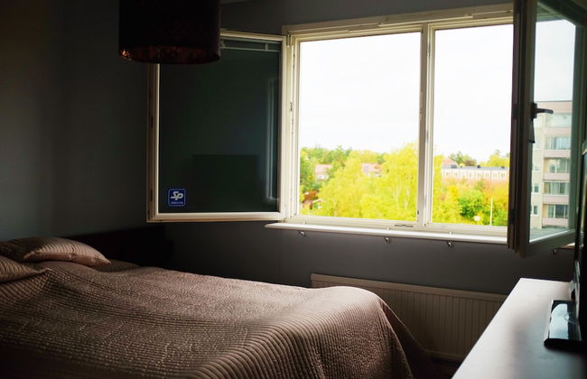 Central - 2 Bedroom Apartment - Photo 2