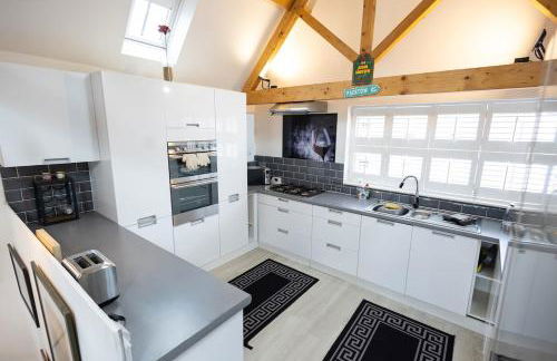 Davids Dairy- a perfect getaway. - Photo 26