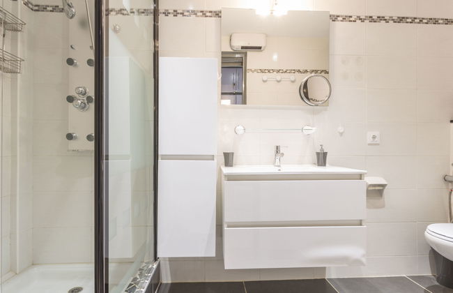 1 bedroom Apartment in Castelló d'Empúries with garden - Photo 12