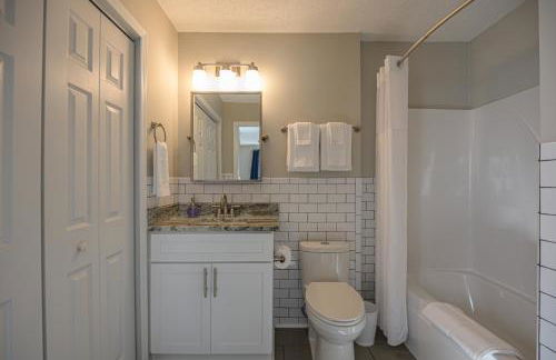 Ranch Style Home & Plenty Of BKYD Space Near KSU - Foto 28