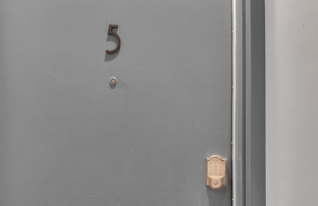 RESTAURANT on site. Walk to everything by RedAwning - Foto 16