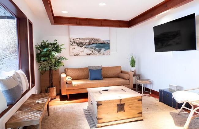 Tofino Oceanfront Hotel Suite 2 - Photo 7