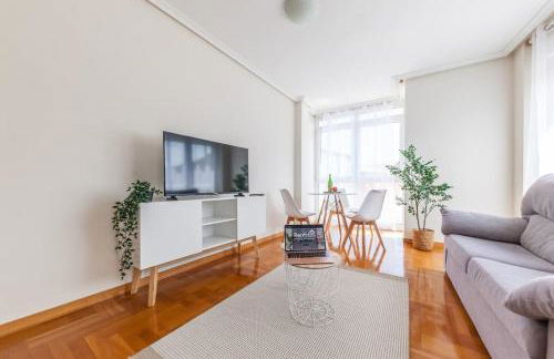 Charming Coastal Apartment Steps from the Beach - Foto 1