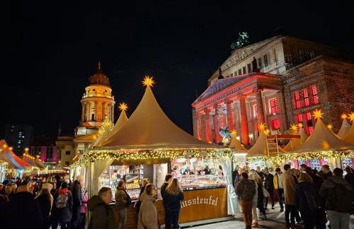 1,399 sq ft Historic Landmark, Checkpoint Charlie - Foto 59