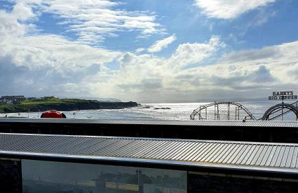 In the heart of Portrush - Balcony with Sea Views - Foto 17