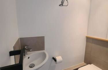 Stylish quiet garden flat with parking in London Zone 4 - Foto 14