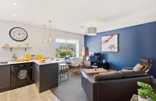 2BR Flat, Free Parking, WiFi, Smart TV - Foto 1