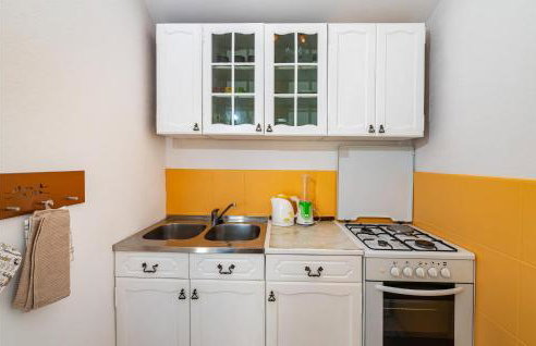 2 Bedroom Nice Home In Molat - Photo 25