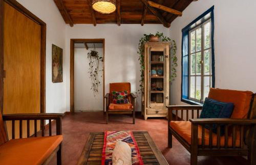 Casa histórica na rua da praça - Foto 4