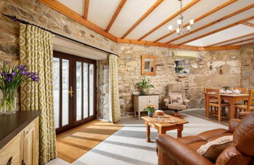 The Roundhouse - Photo 11