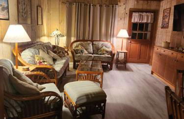 Spacious Beach House Steps to Sand - Foto 68